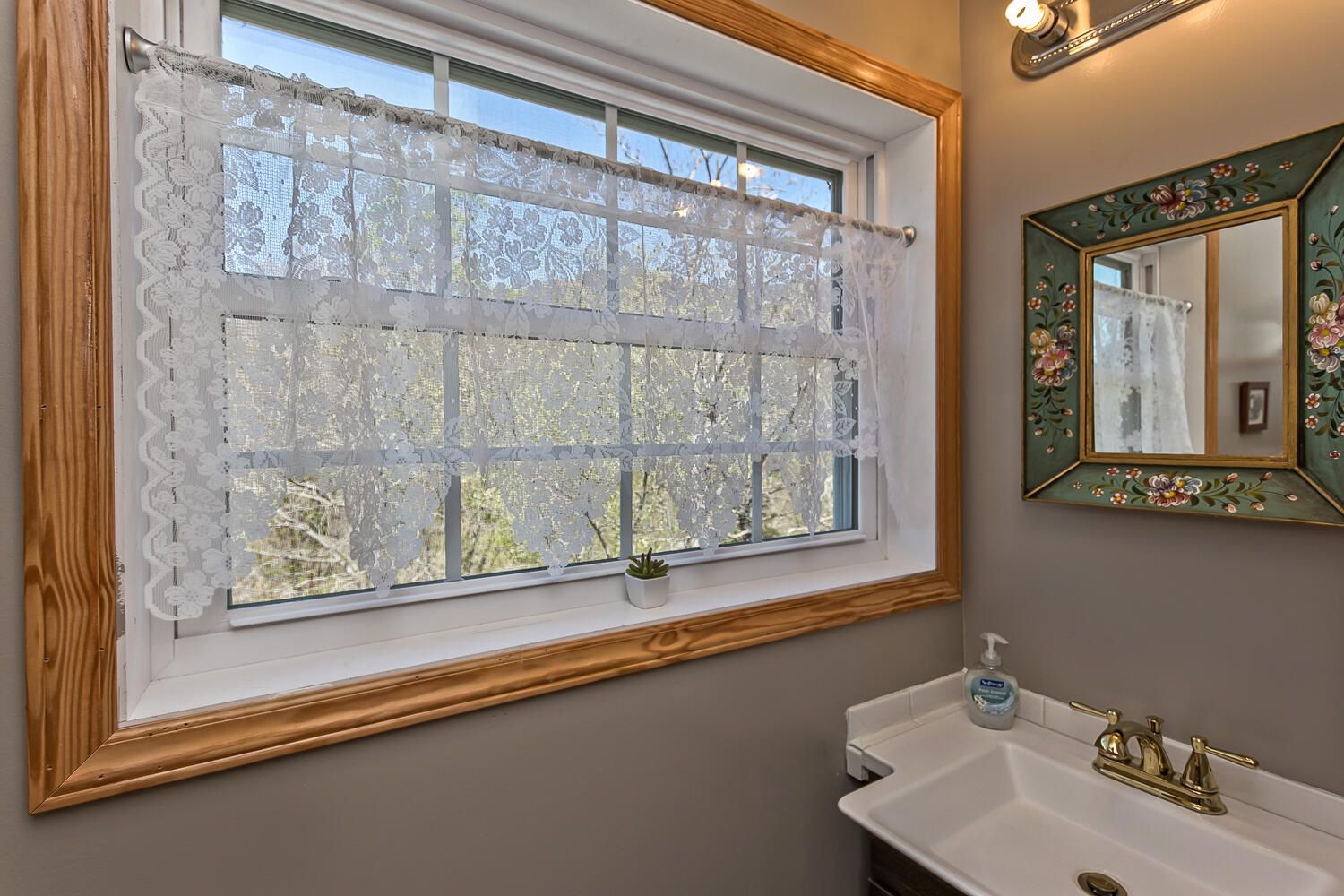 Moonlight Spa and Retreat: 129 Moonlight Dr, Sylva, NC 28779